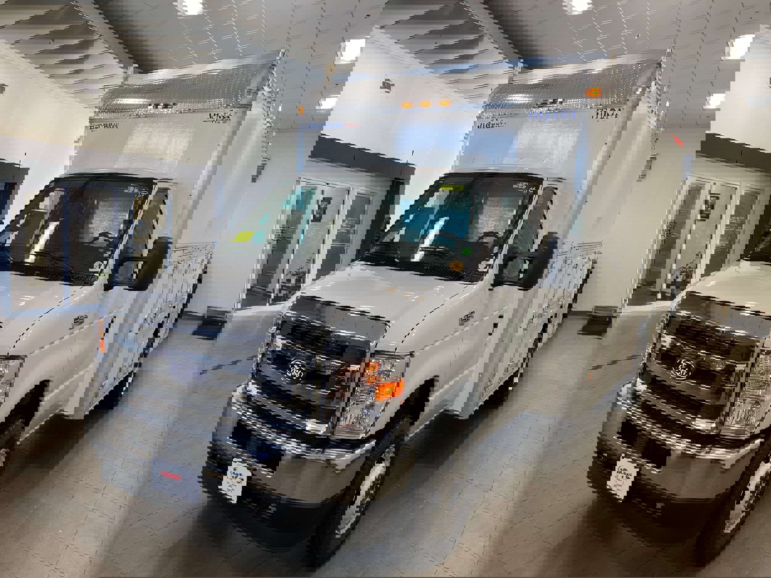 New 2026 Ford E-450 and Econoline 450 Super Duty w/ Power Equipment Group image 4