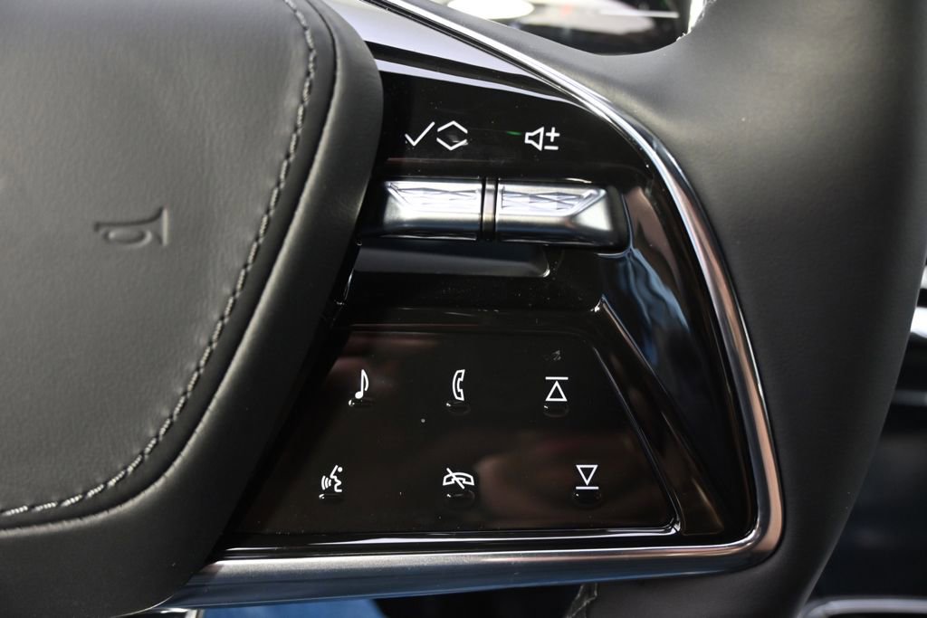 New 2025 Cadillac Lyriq Luxury w/ Nappa Leather Package AWD/4WD image 33