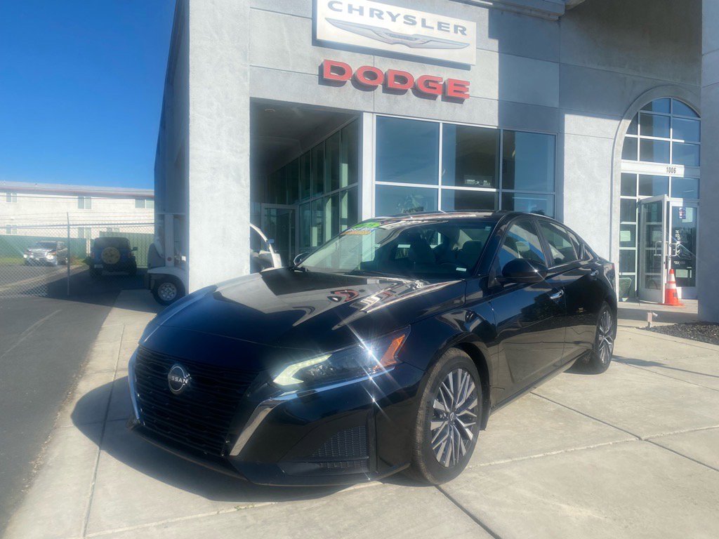 Used 2023 Nissan Altima 2.5 SV w/ SV Premium Package image 10