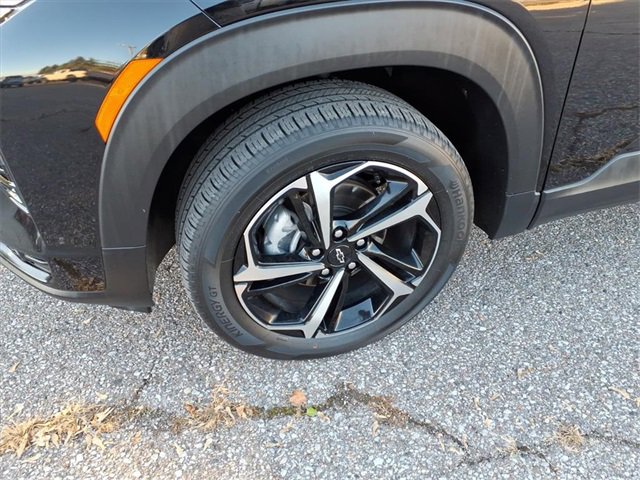 Used 2023 Chevrolet TrailBlazer RS w/ Sun and Liftgate Package image 4