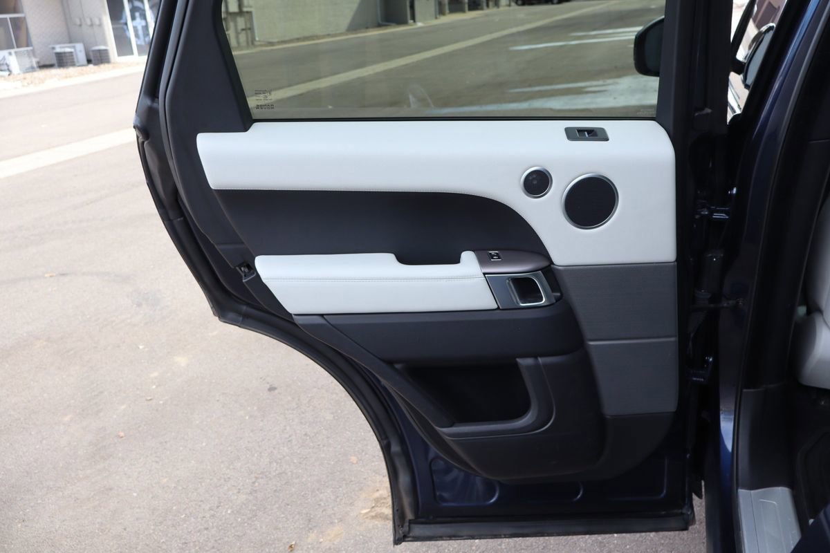 Used 2014 Land Rover Range Rover Sport HSE image 24