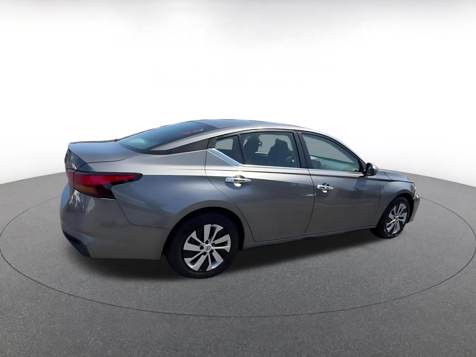 Used 2023 Nissan Altima 2.5 S FWD image 15