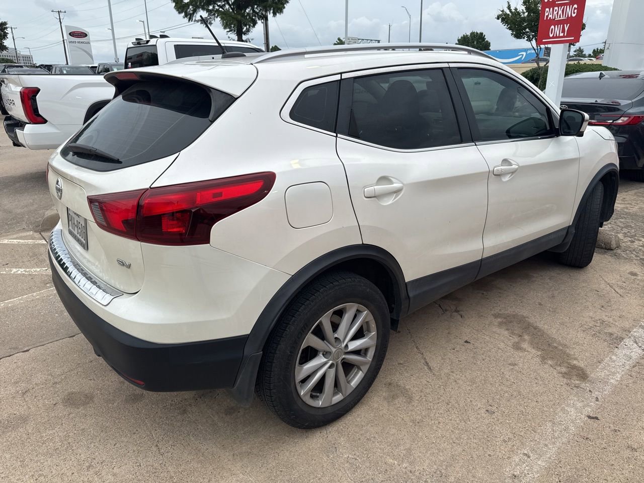 Used 2017 Nissan Rogue Sport SV w/ SV Premium Package FWD image 4