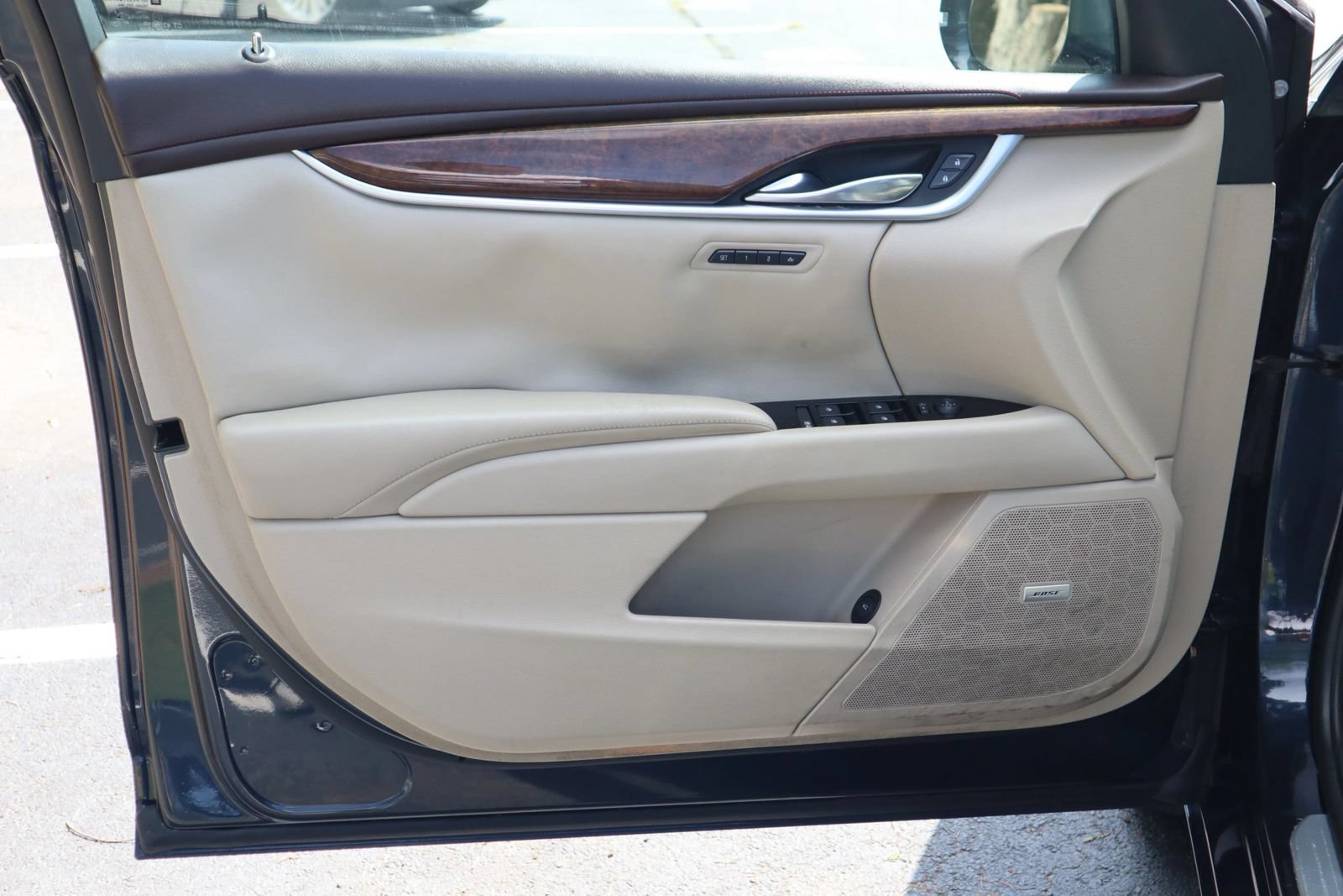 Used 2013 Cadillac XTS Luxury FWD image 7
