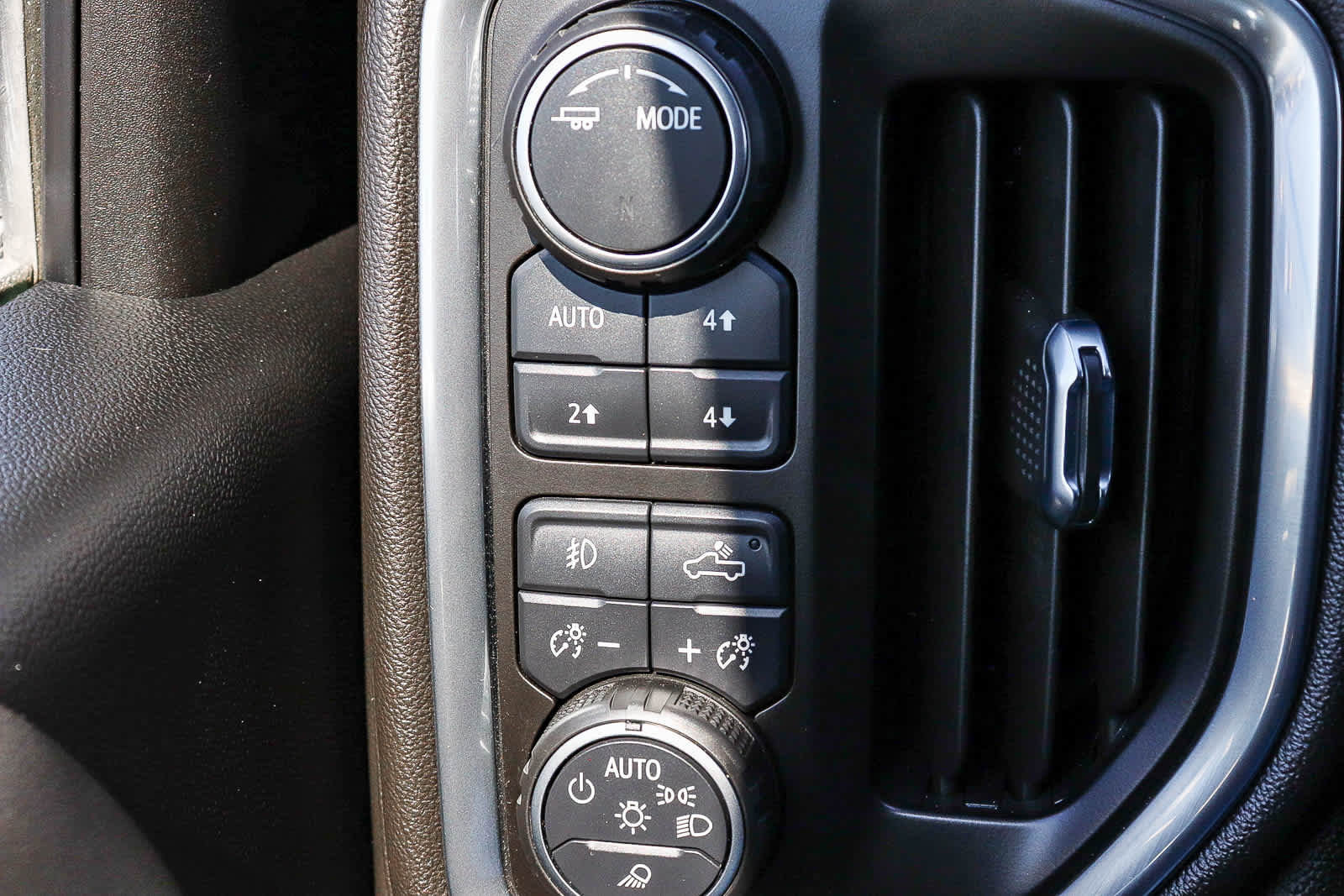 Used 2021 Chevrolet Silverado 2500 LTZ w/ LTZ Premium Package image 31