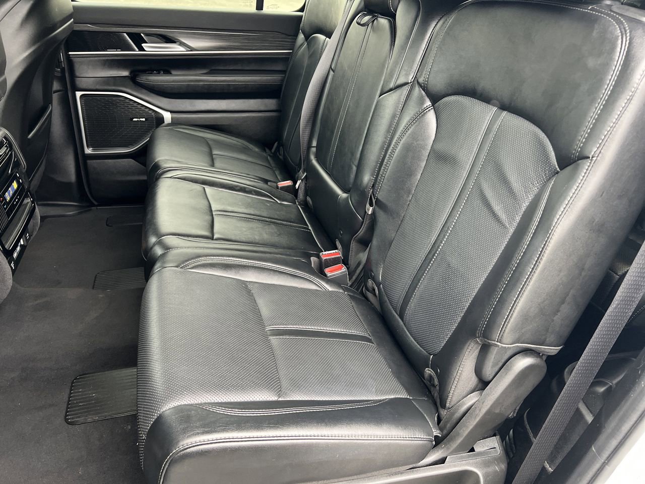 Used 2024 Jeep Wagoneer L Series II w/ Flexible Seating Group image 28