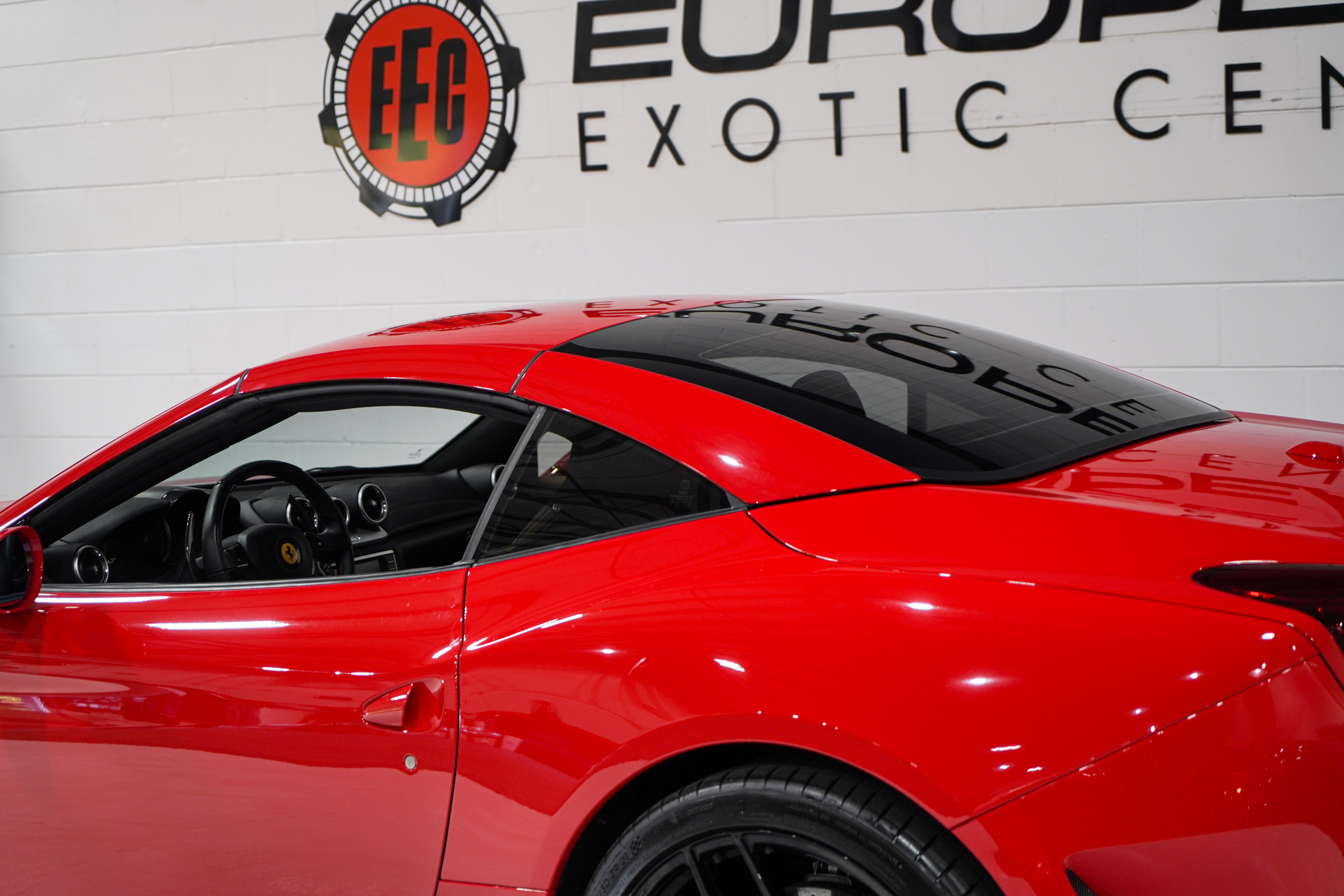 Used 2017 Ferrari California T RWD image 34