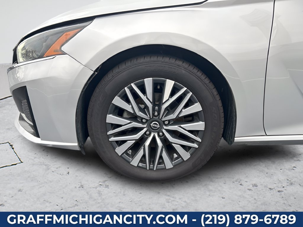 Used 2024 Nissan Altima 2.5 SV FWD image 37