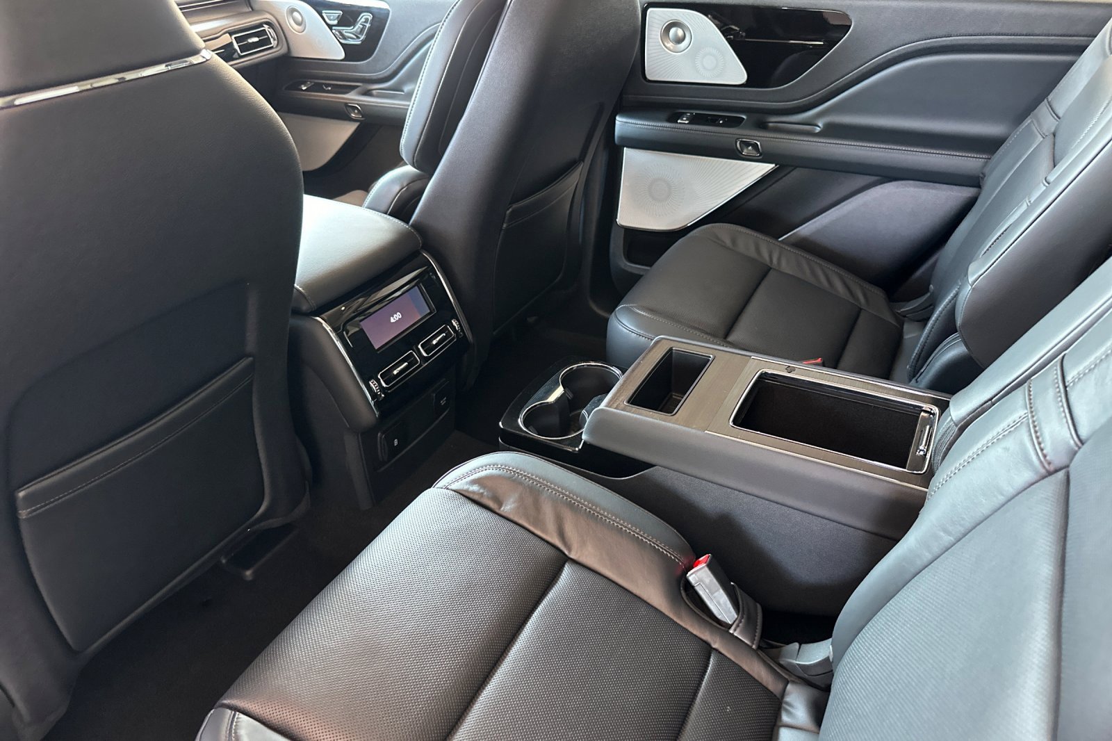 New 2025 Lincoln Aviator Reserve w/ Luxury Package image 11
