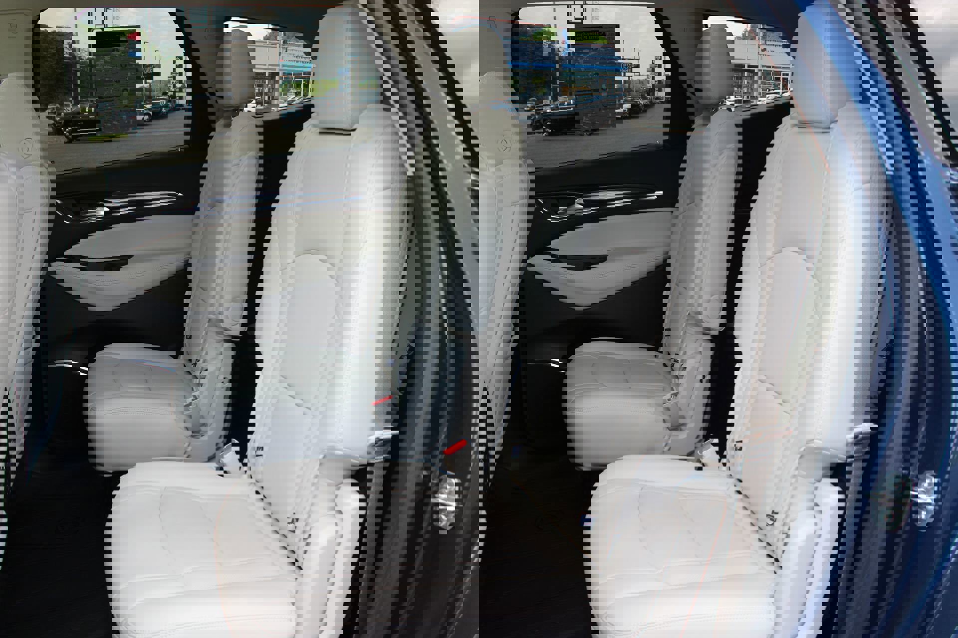 Used 2023 Buick Enclave Essence w/ Experience Buick Package FWD image 18