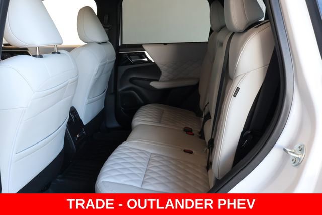 Used 2025 Mitsubishi Outlander SEL image 16