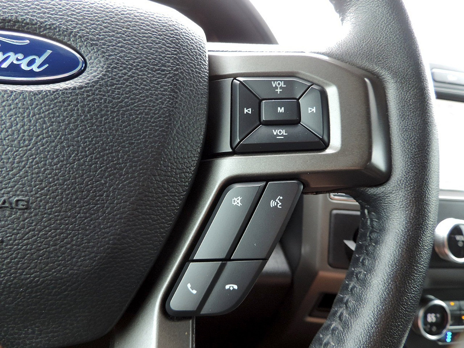 Used 2020 Ford Expedition XLT w/ Equipment Group 202A RWD image 28