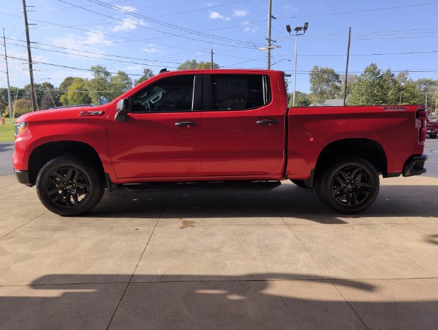 Used 2024 Chevrolet Silverado 1500 Custom Trail Boss w/ LPO, Dark Essentials Package AWD/4WD image 5