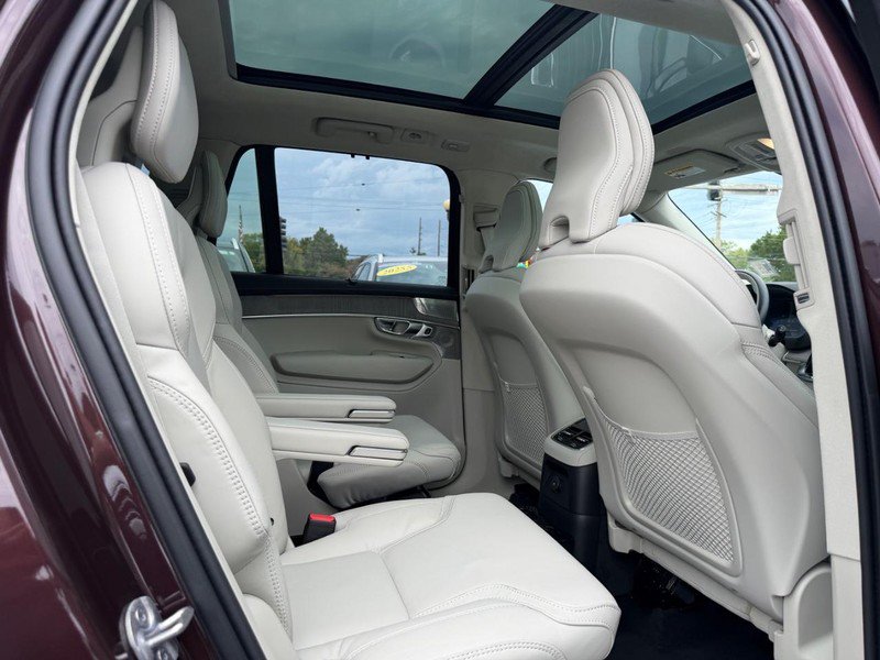 Certified 2025 Volvo XC90 T8 Ultra AWD/4WD image 11