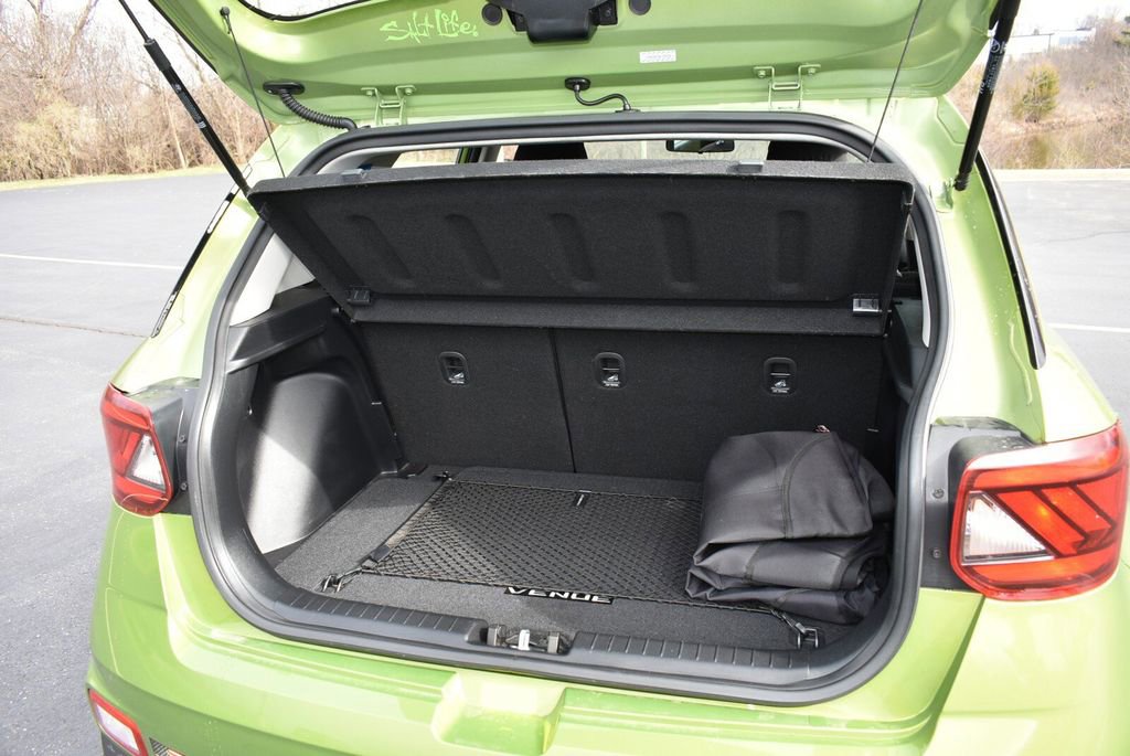 Used 2024 Hyundai Venue SEL FWD image 26
