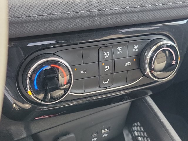 Used 2025 Chevrolet TrailBlazer LT AWD/4WD image 29