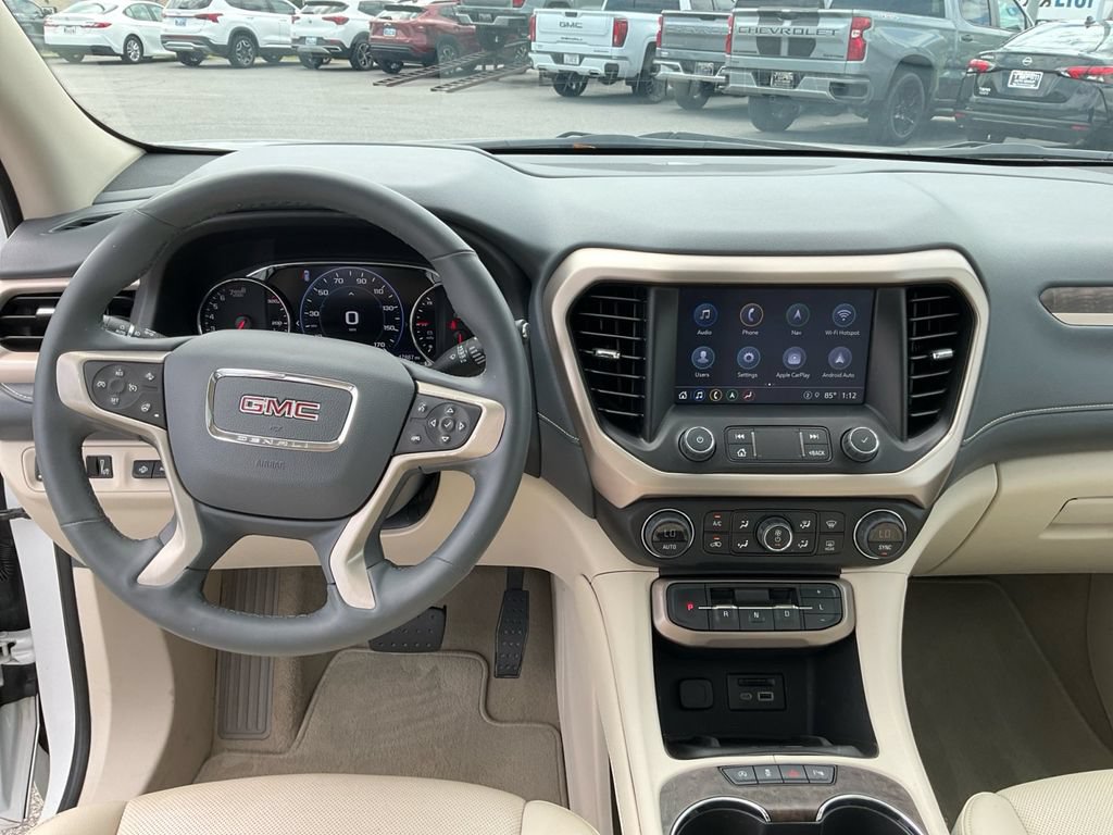 Used 2023 GMC Acadia Denali w/ Denali Ultimate Package FWD image 18