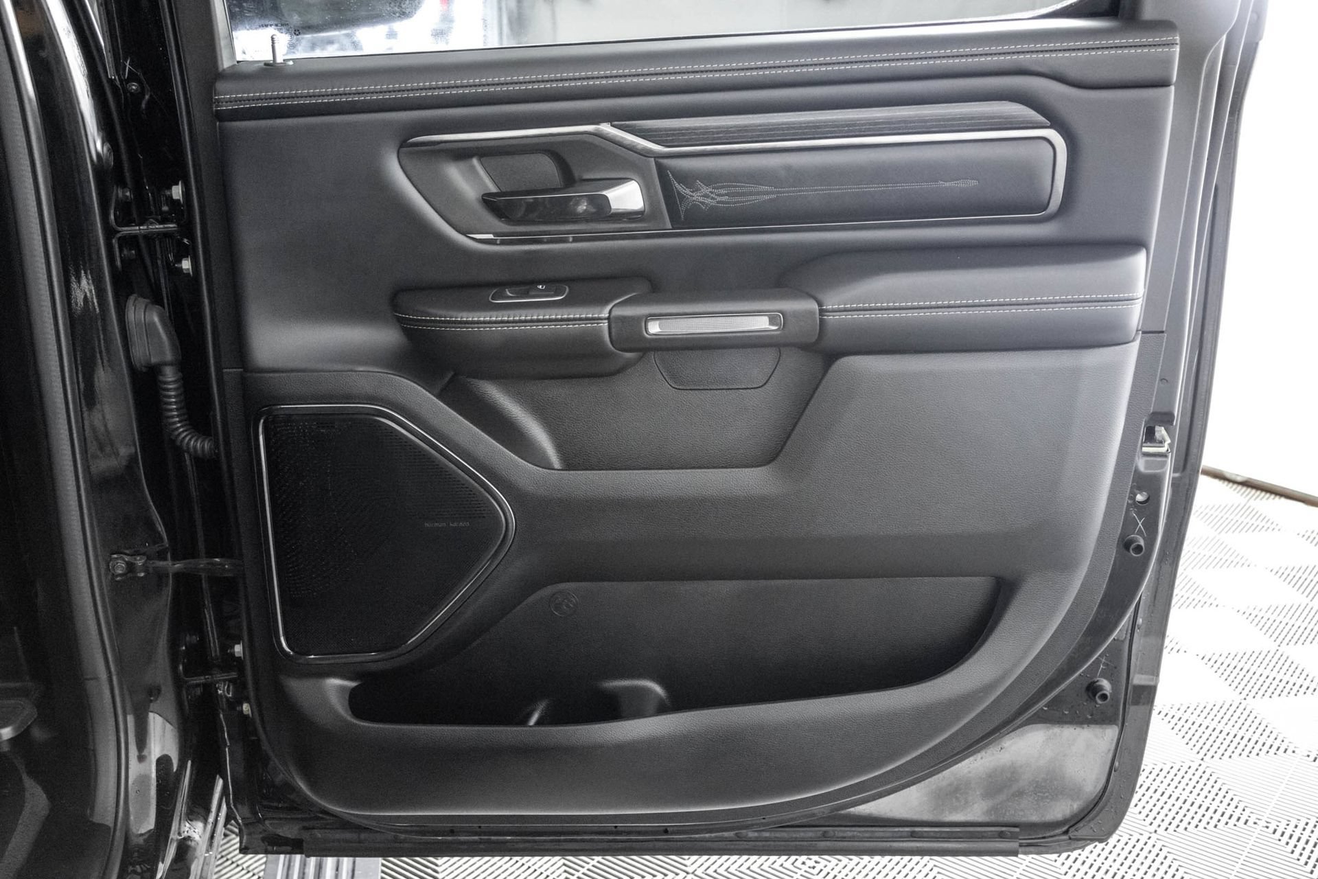 Used 2022 RAM 1500 Limited AWD/4WD image 41