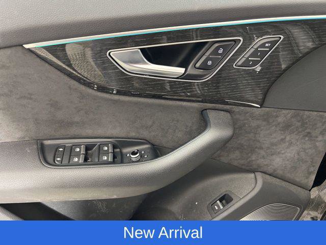 Used 2020 Audi SQ7 Prestige w/ Prestige Package image 8