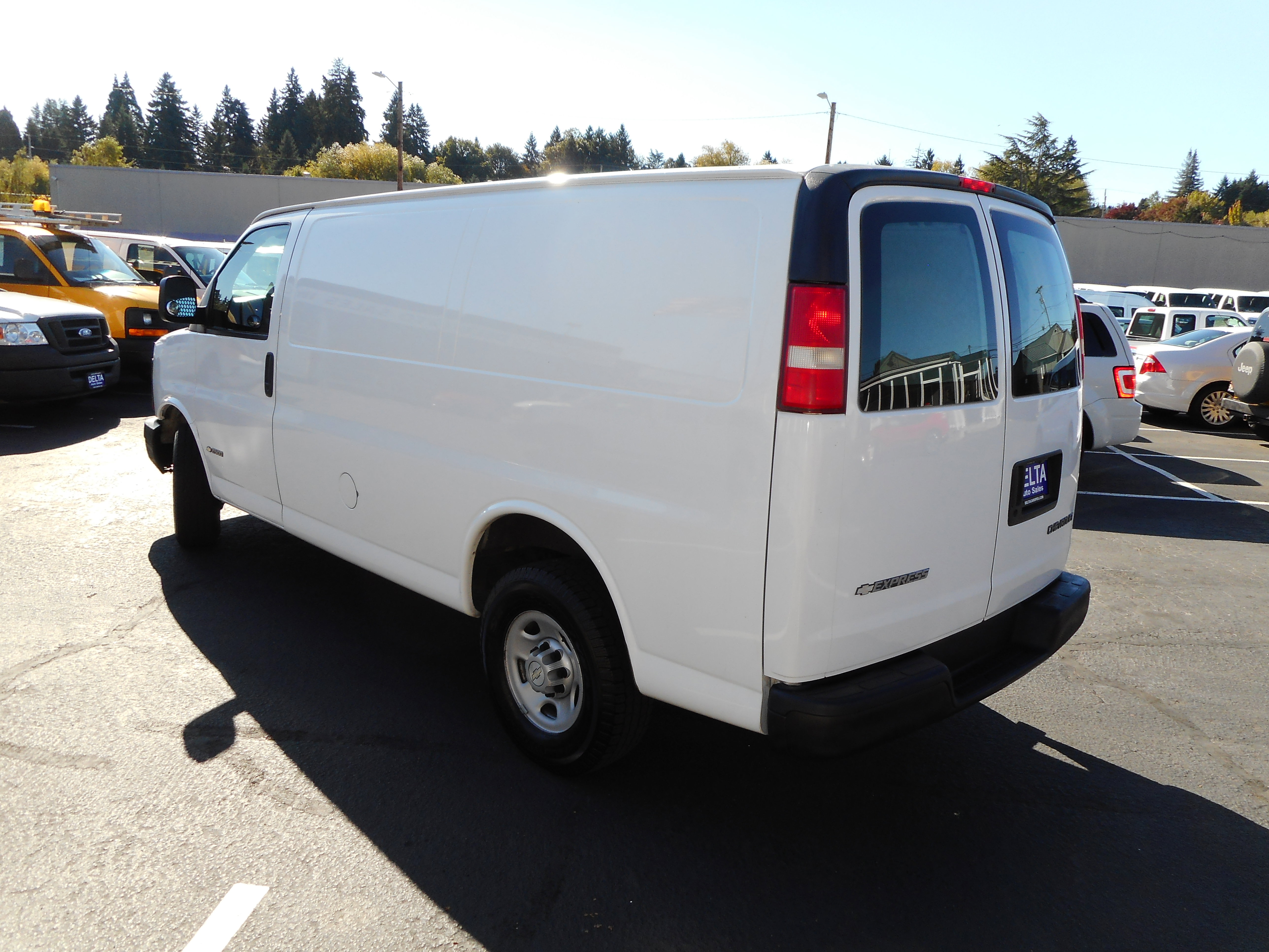 Used 2006 Chevrolet Express 2500 w/ Power and Light Package image 8