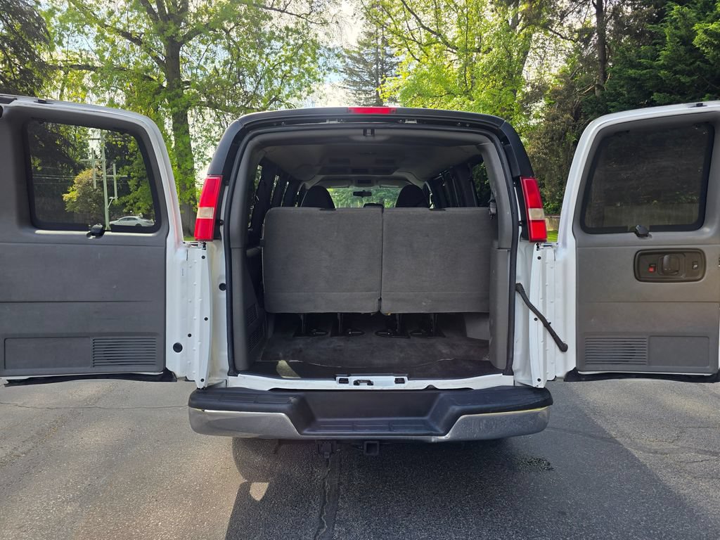 Used 2013 Chevrolet Express 2500 LT w/ LT Preferred Equipment Group RWD image 13