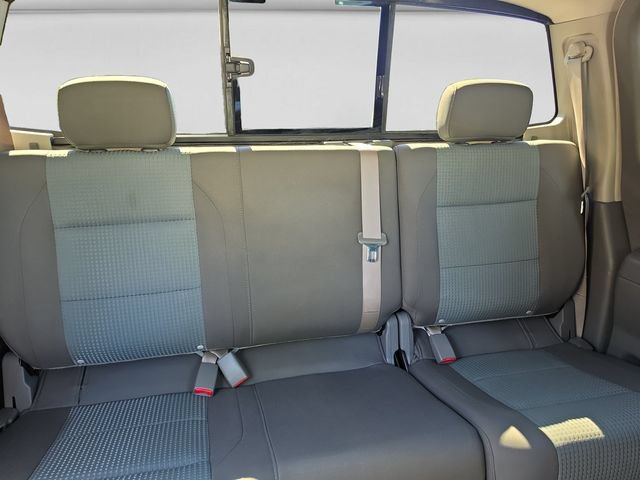 Used 2005 Nissan Titan SE AWD/4WD image 17