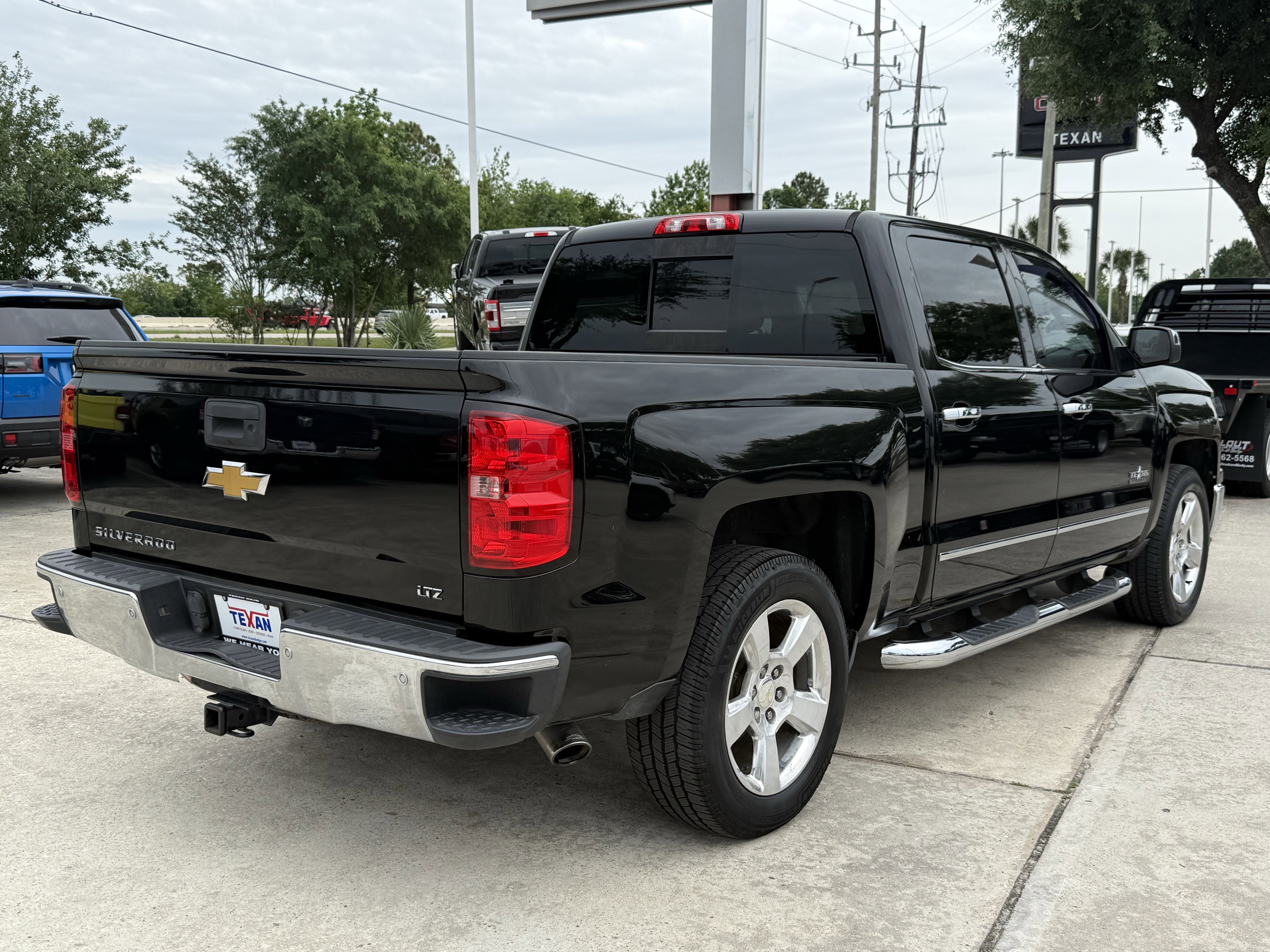 Used 2015 Chevrolet Silverado 1500 LTZ w/ Texas Edition, 1LZ Trim RWD image 5