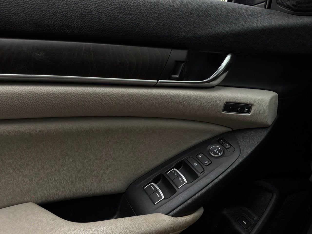 Used 2018 Honda Accord EX-L image 21