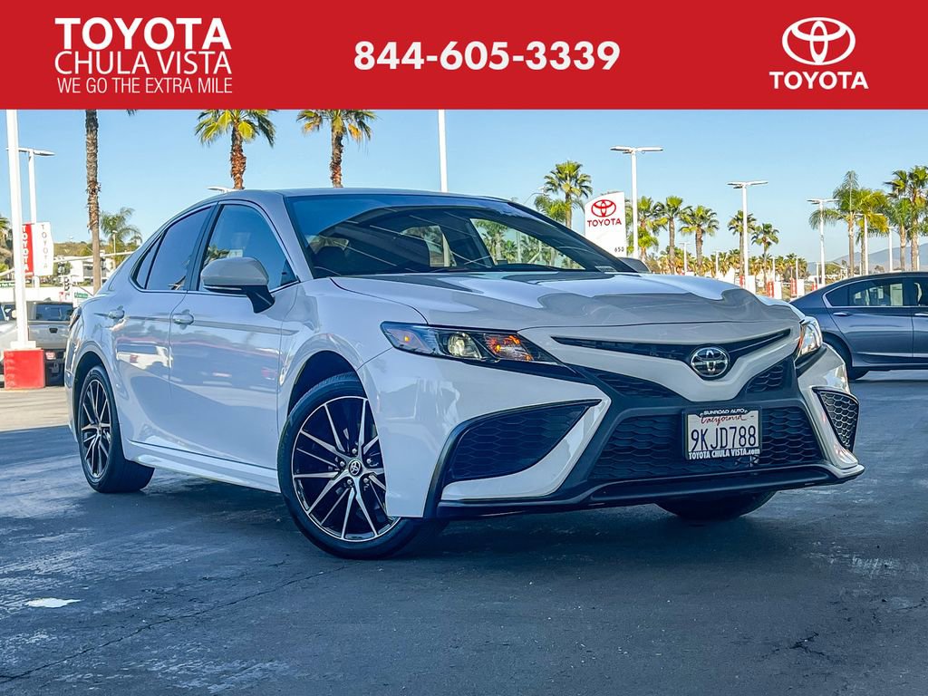 Certified 2024 Toyota Camry SE image 1