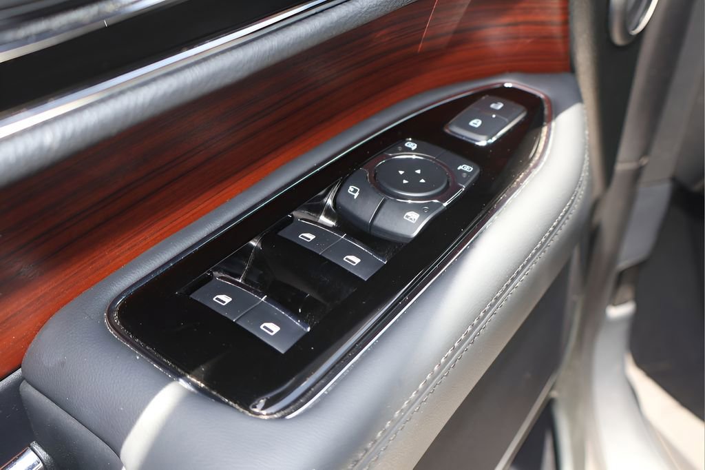 Used 2024 Lincoln Navigator Premiere AWD/4WD image 10