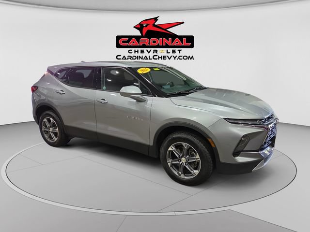 Used 2025 Chevrolet Blazer LT AWD/4WD image 1
