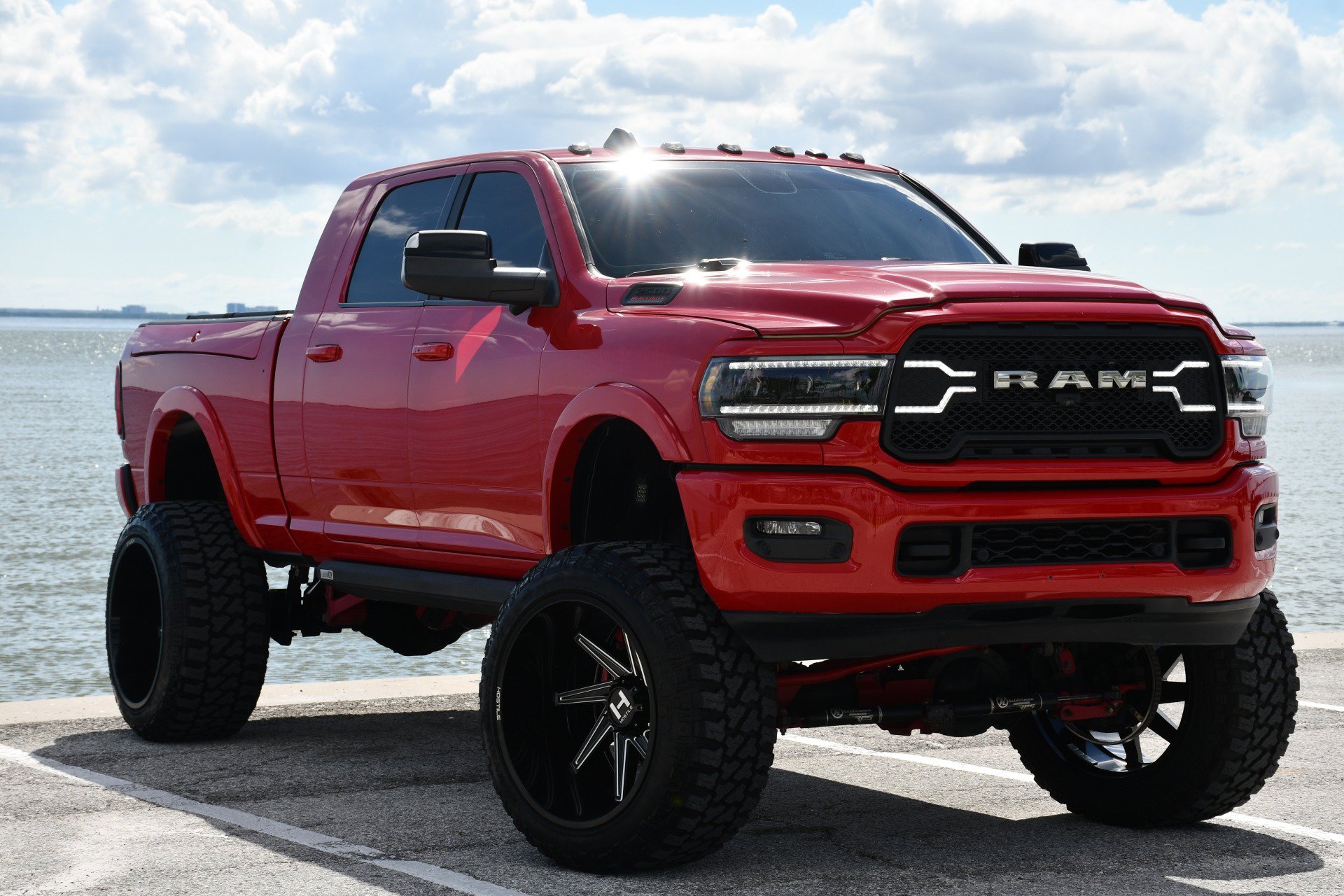 Used 2020 RAM 2500 Laramie w/ Night Edition AWD/4WD image 3