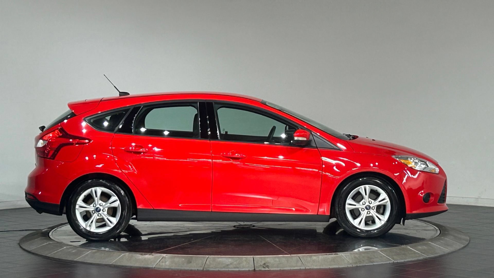 Used 2013 Ford Focus SE FWD image 11
