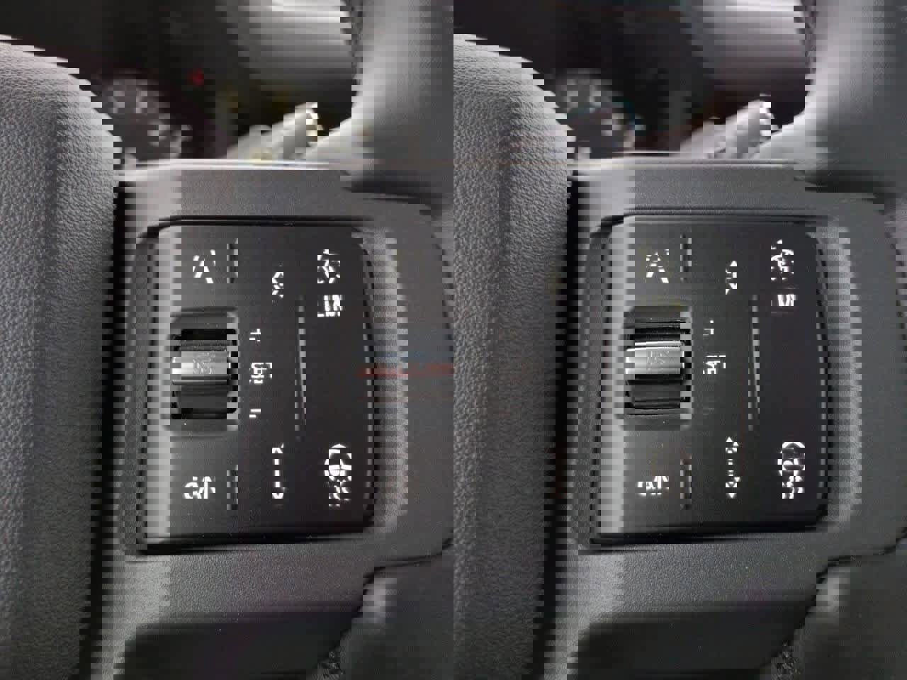 New 2026 Land Rover Defender 110 X-Dynamic SE image 25