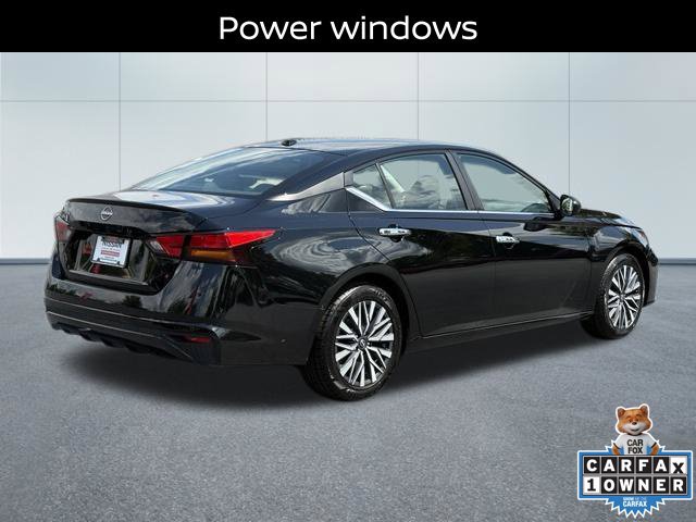Used 2025 Nissan Altima 2.5 SV FWD image 3