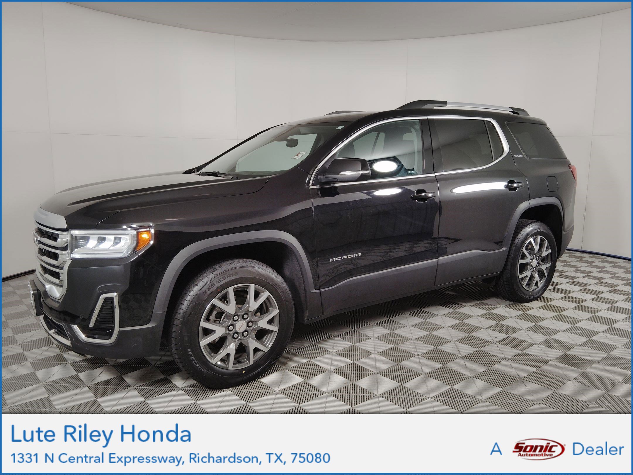 Used 2023 GMC Acadia SLE w/ Driver Convenience Package