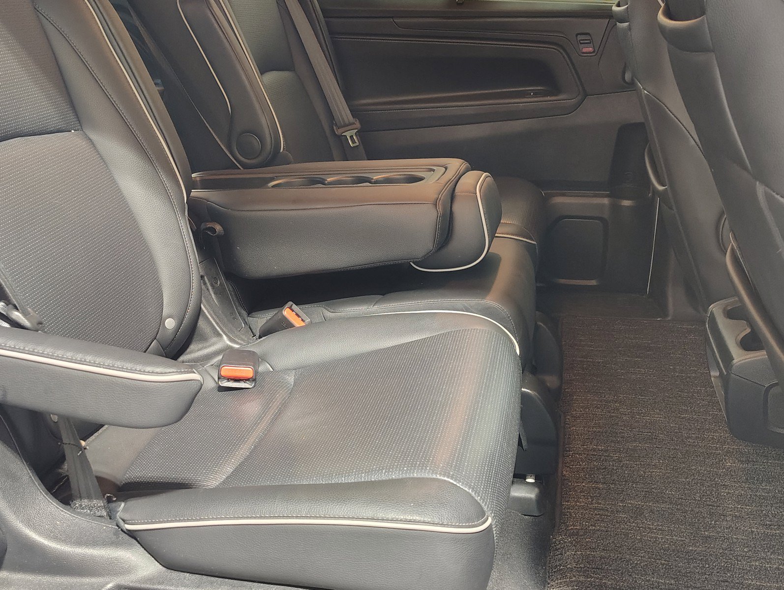 Used 2025 Honda Odyssey Elite image 37
