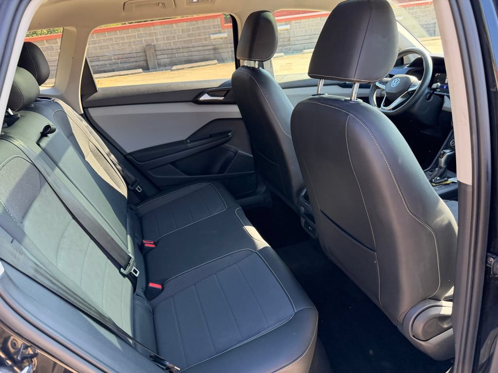 Certified 2022 Volkswagen Taos SE FWD image 25
