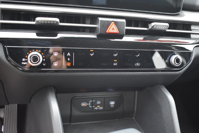New 2026 Kia Sportage LX w/ LX Convenience Package FWD image 28