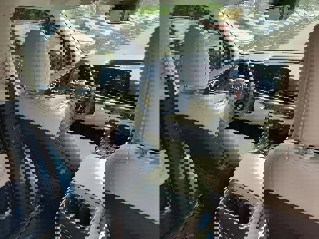 New 2026 Kia Carnival SX FWD image 13