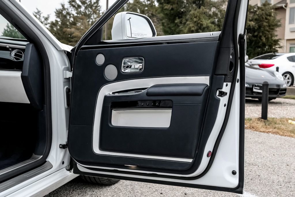 Used 2019 Rolls-Royce Ghost image 64