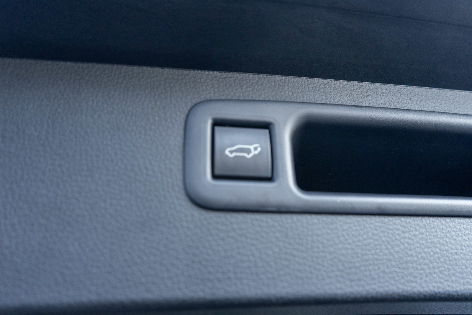 Used 2025 Toyota Highlander XLE image 10