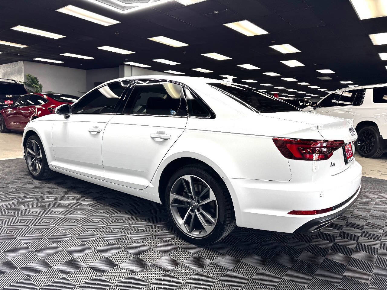 Used 2019 Audi A4 2.0T Premium image 8