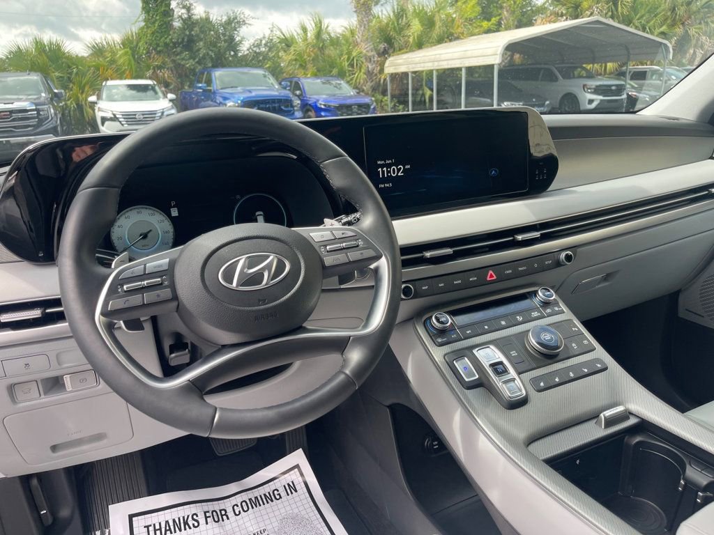 Used 2024 Hyundai Palisade SEL w/ Premium Package FWD image 13
