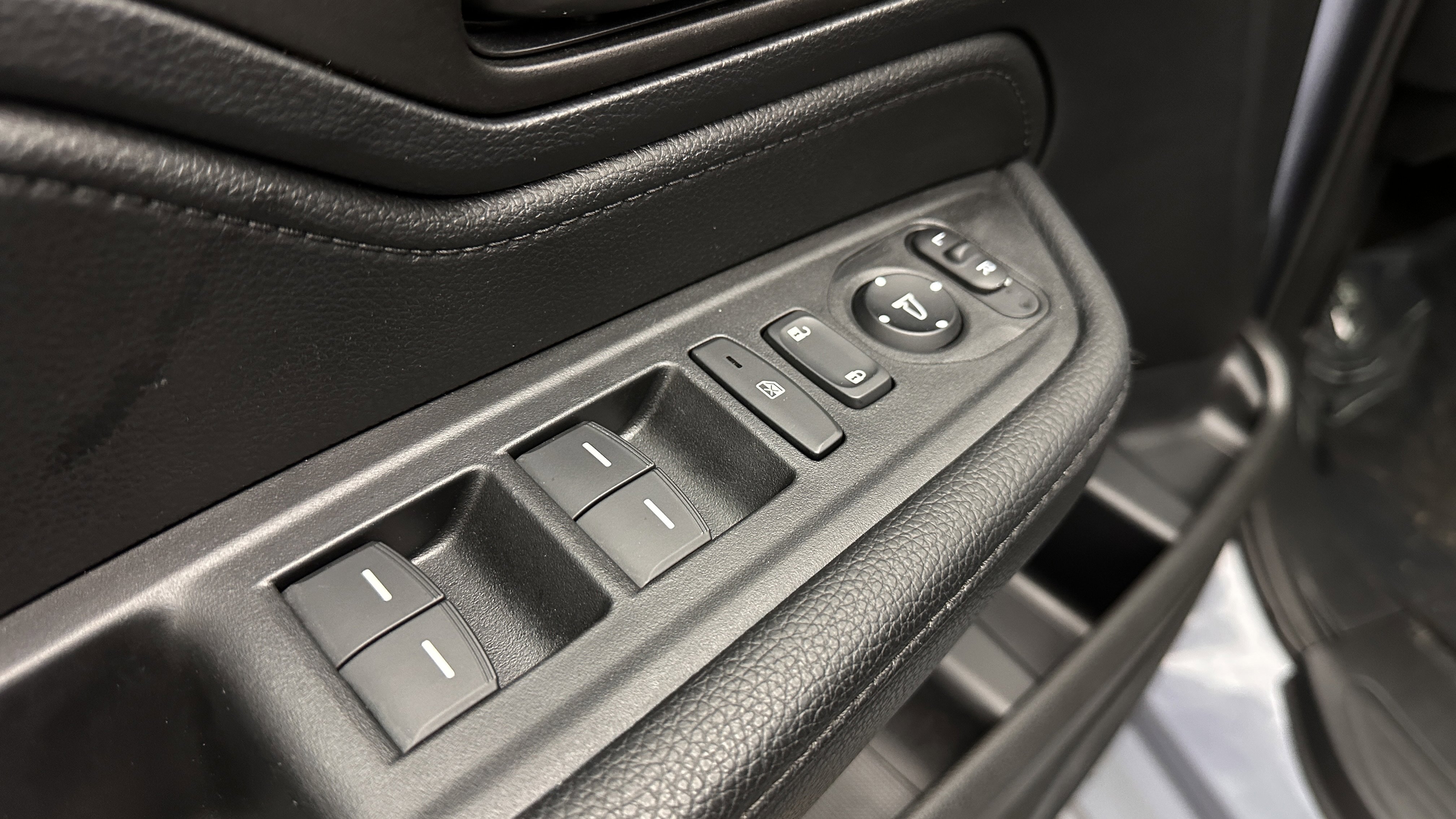 Used 2024 Honda Odyssey Sport image 11