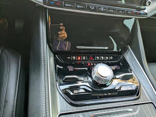 Used 2023 Jeep Wagoneer Series III w/ Rear Seat Video Group 1 image 15