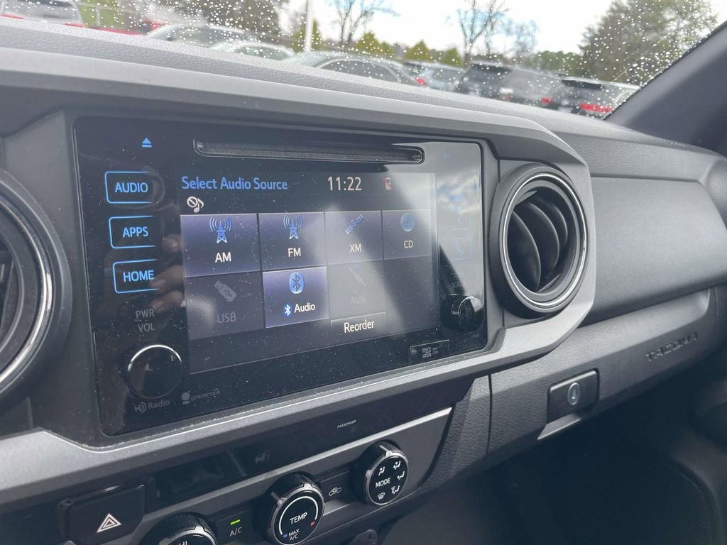 Used 2016 Toyota Tacoma TRD Sport image 39