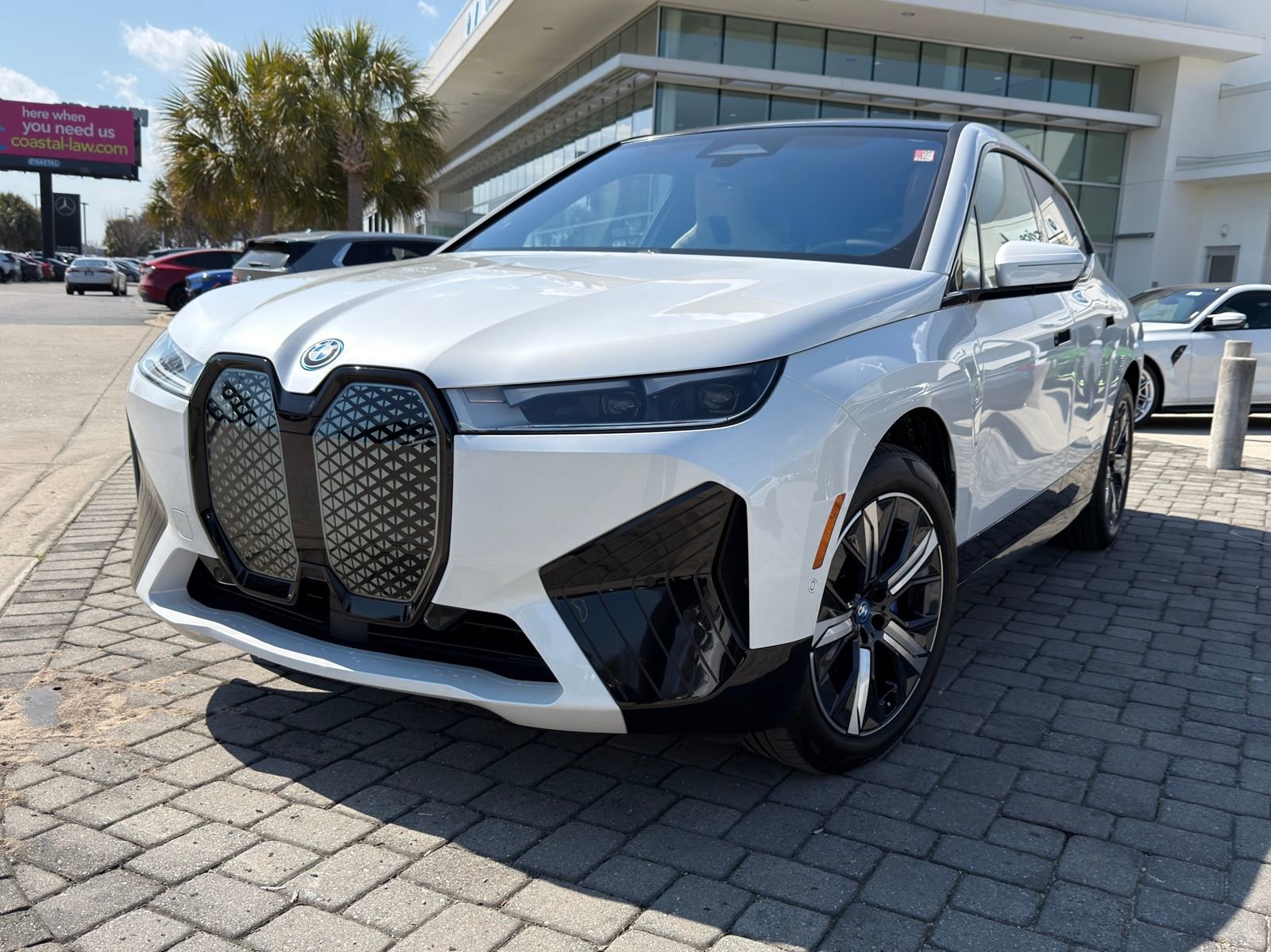 Used 2023 BMW iX xDrive50 w/ Sport Package image 1