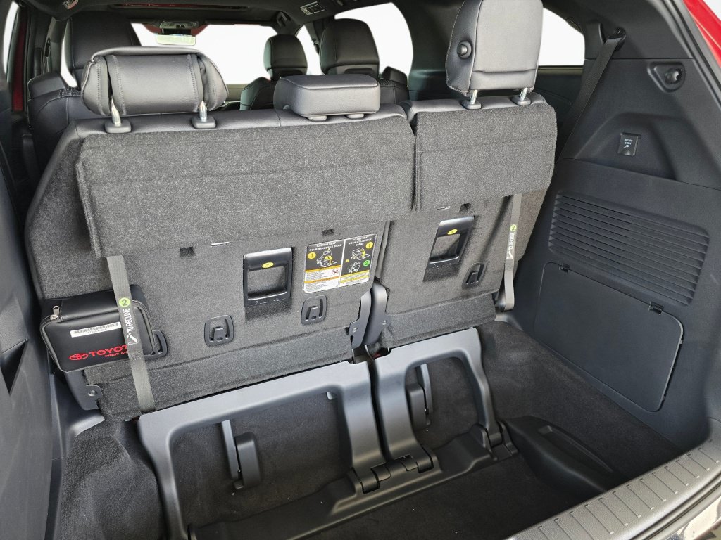 New 2026 Toyota Sienna Limited AWD/4WD image 17
