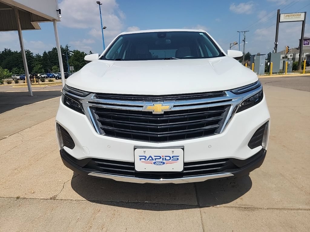 Used 2023 Chevrolet Equinox LT w/ Driver Convenience Package AWD/4WD image 3